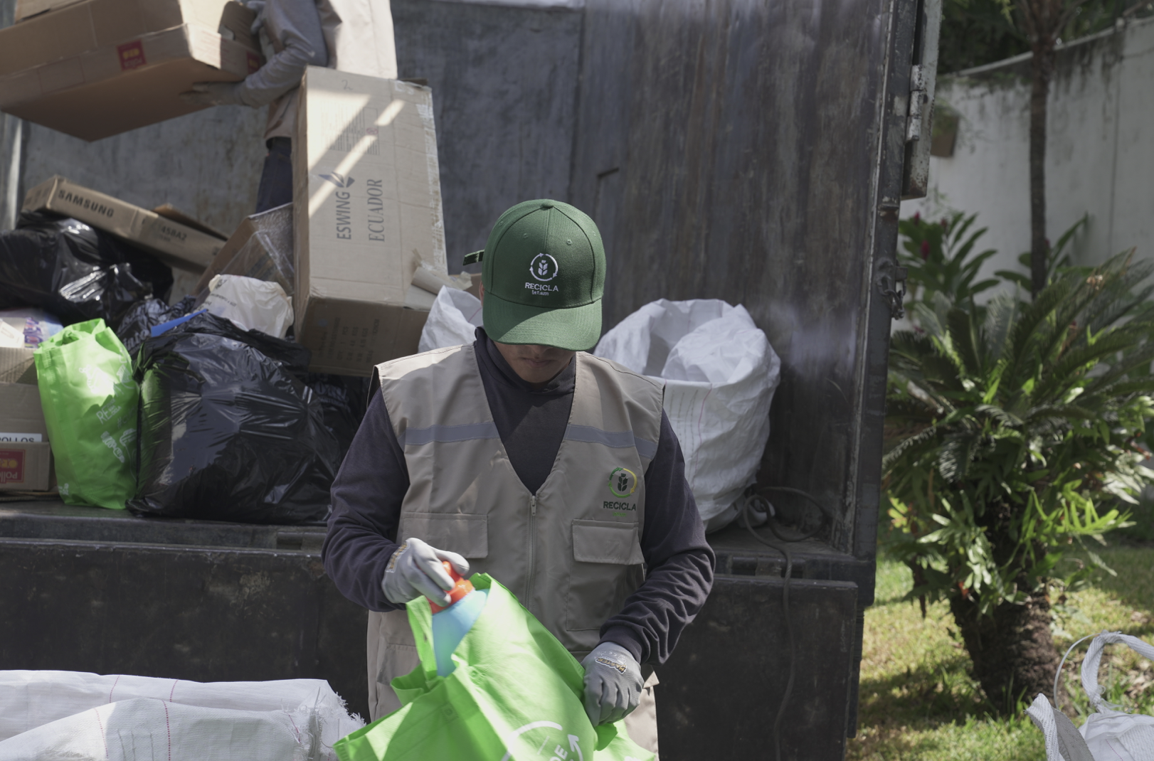 La temporada navideña concentra un comportamiento de consumo que intensifica el uso de empaques, envoltorios, desechos alimentarios y materiales de un solo uso asociados a celebraciones, intercambios y compras de fin de año.