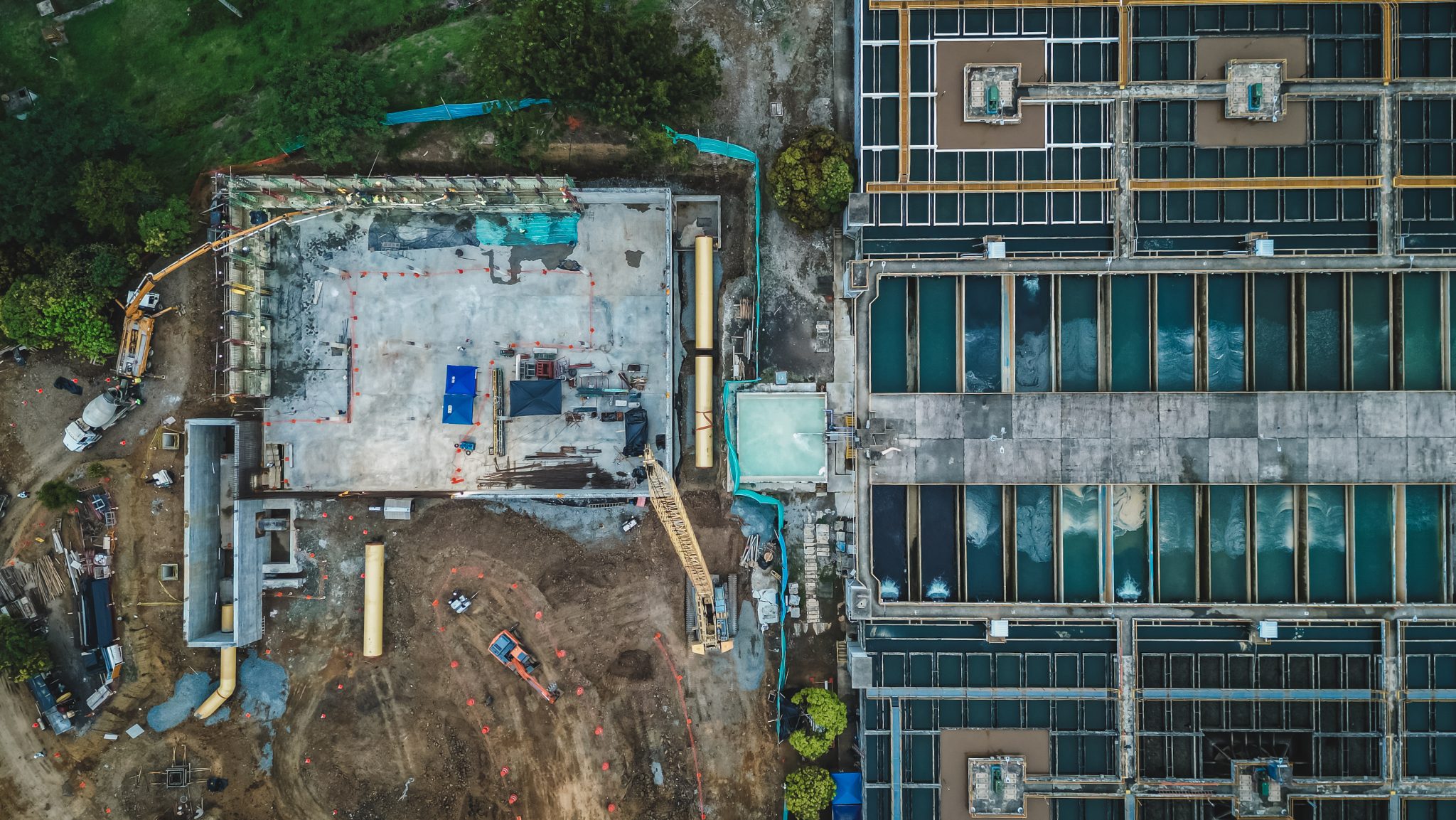 Vista aérea de la construcción de tanques del Quinto Acueducto en la planta La Toma